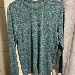 Lululemon Metal Tech Surg. Green. Size: M